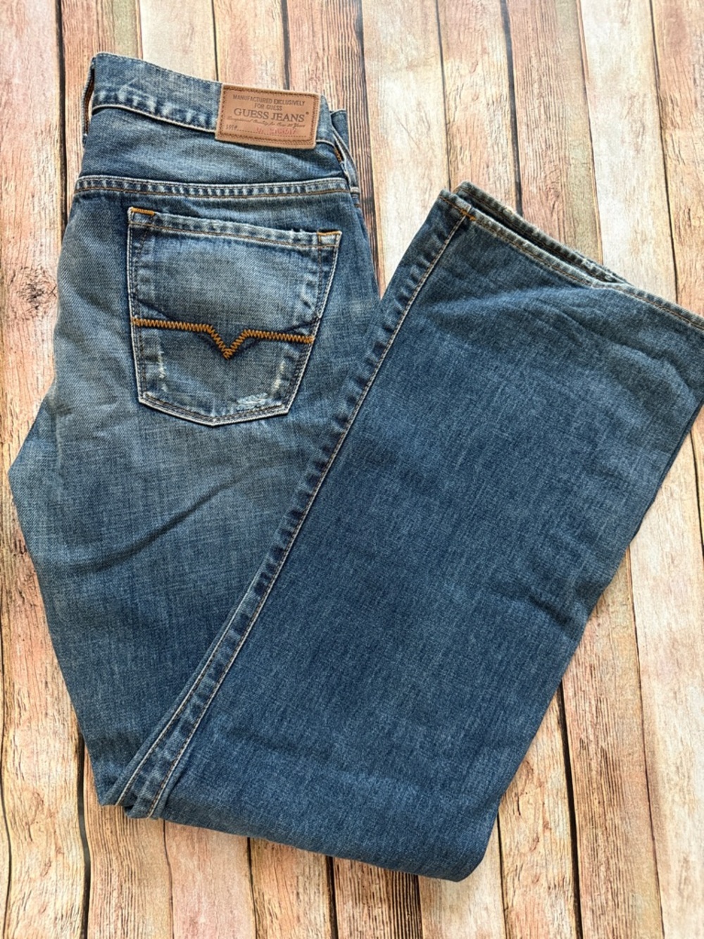 Guess Men’s Blue bootcut Straight Jeans size 31 - Picture 3 of 11